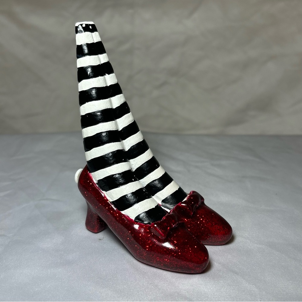 The Wizard Of Oz Legs #1842 Westland Doorstop Wicked Witch of the East Paper Wt.